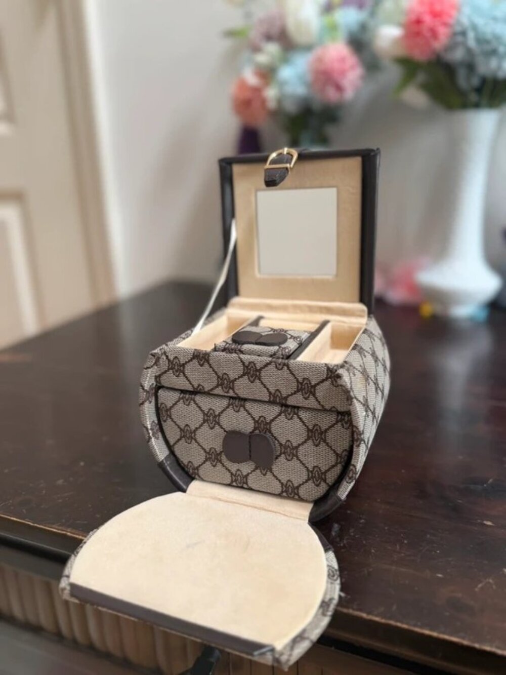 Luxury Patterned Beige Jewelry Travel Case with Mirror